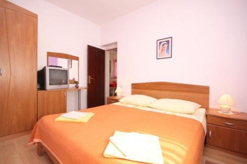 Apartments With A Parking Space Umag - 7666