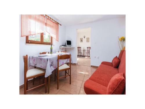 One-bedroom Apartment In Vabriga