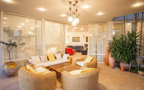 Vantacici Villa Sleeps 8 Pool Wifi