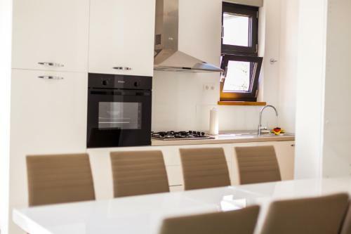 Luxury Apartment Amarin