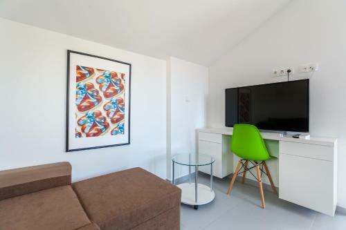 Luxury Apartment Amarin