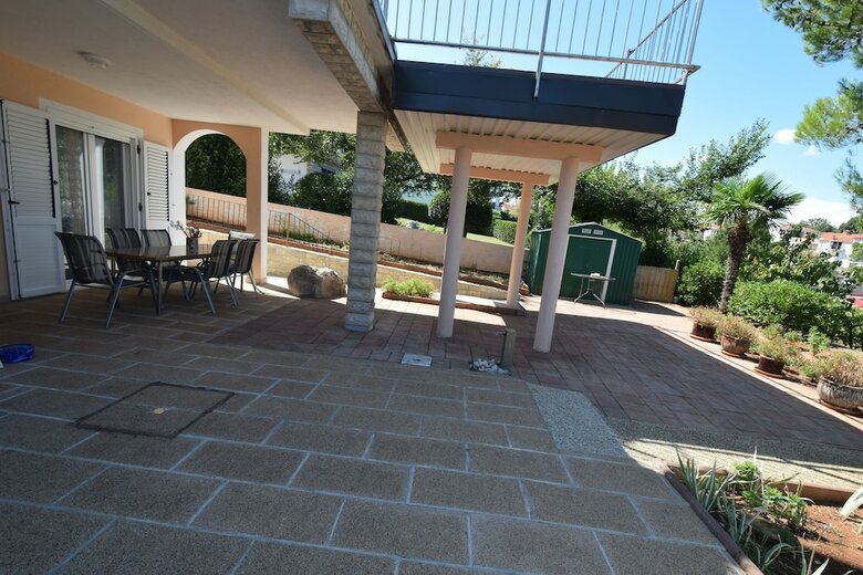 Apartments Frane