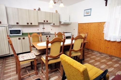 Apartments By The Sea Veli Iz (iz) - 6255