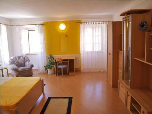 Apartment In Veli Losinj 26404