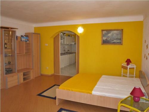 Apartment In Veli Losinj 26404