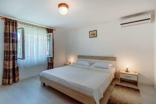Apartments Ivna