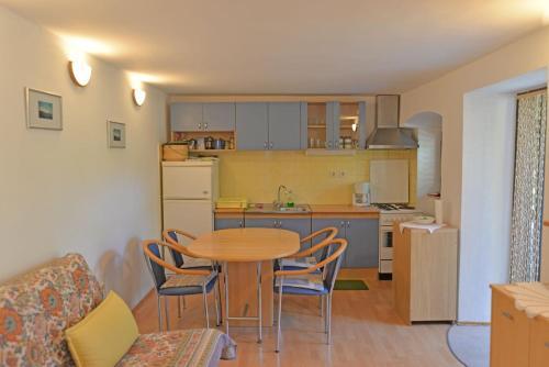 Apartment In Veli Losinj 14907