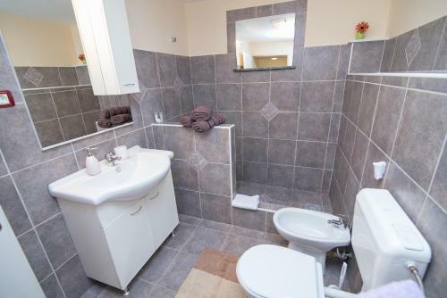 Apartamentos Livia 3 - A2+2
