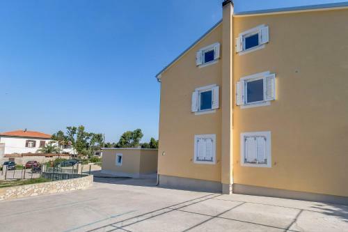 Apartments Karin