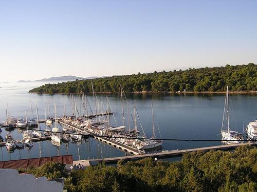 Holiday Home Veli Rat (3556)