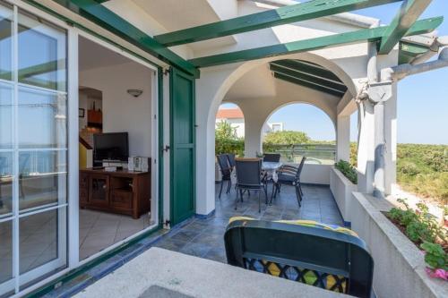 Holiday Home Veli Rat (3556)