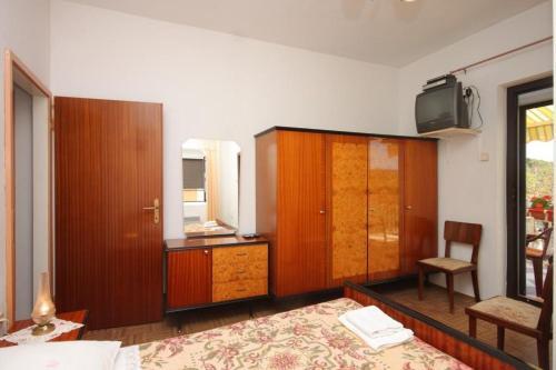 Apartment Veli Rat 437b