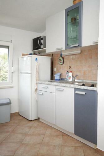 Apartments By The Sea Verunic (dugi Otok) - 8105