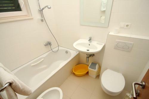 Apartments By The Sea Verunic (dugi Otok) - 8103