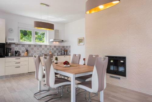 Holiday Home In Becici 35510