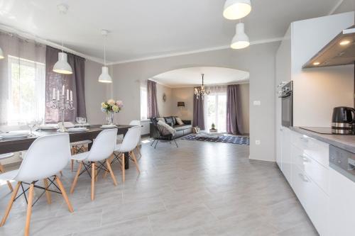 Holiday Home In Becici 35609