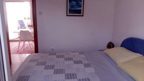 Apartment Drvenik Veliki 11832b
