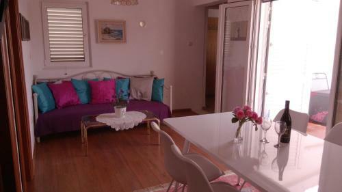 Apartment Drvenik Veliki 11832b