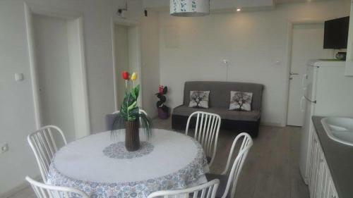 Apartments With A Parking Space Veliko Brdo (makarska) - 6791