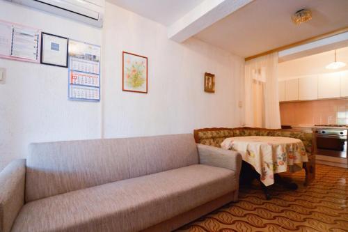 One-bedroom Apartment In Pula VI