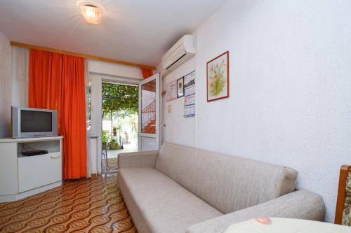 One-bedroom Apartment In Pula VI