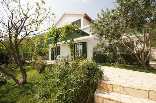 Holiday Home (160-1)