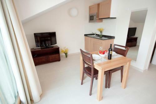 Eol Apartments