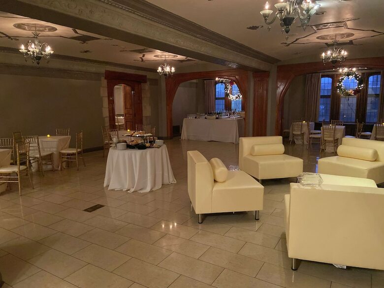 Doubletree By Hilton - The Tudor Arms Hotel
