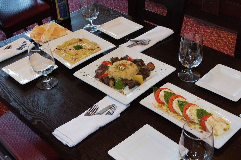 Doubletree By Hilton - The Tudor Arms Hotel