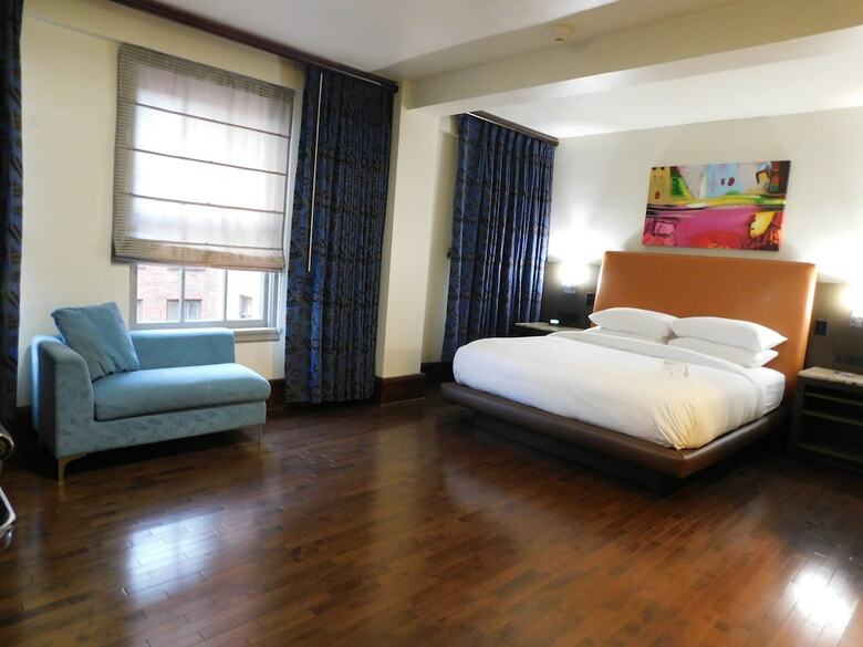 Doubletree By Hilton - The Tudor Arms Hotel