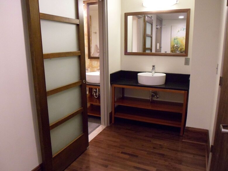 Doubletree By Hilton - The Tudor Arms Hotel