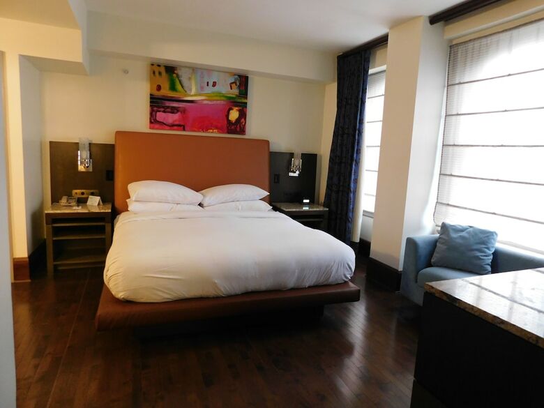 Doubletree By Hilton - The Tudor Arms Hotel