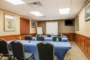 Hotel Comfort Suites Near Texas A&m - Corpus Christi