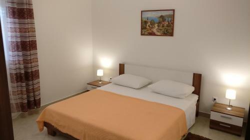 Apartments With A Parking Space Vinisce (trogir) - 12676