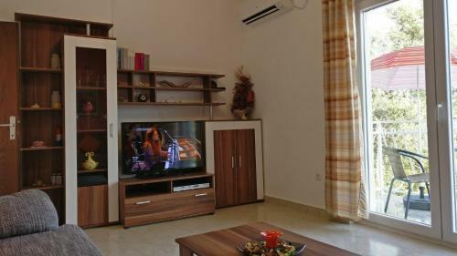 Apartments With A Parking Space Vinisce (trogir) - 12676