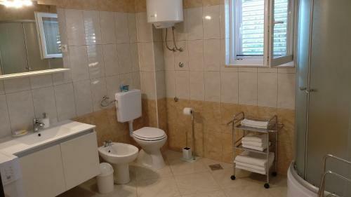 Apartments With A Parking Space Vinisce (trogir) - 12676