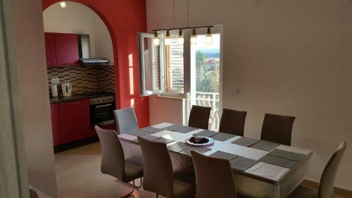 Apartments With A Parking Space Vinisce (trogir) - 12676