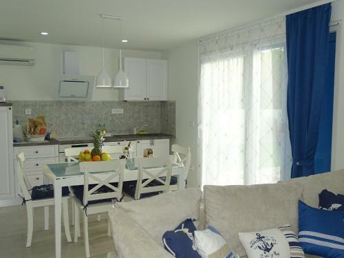 Villa Anna With Pool, Zadar County