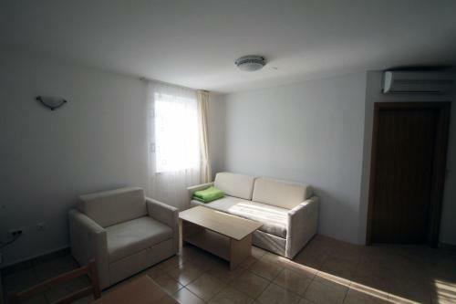Apartments Jakov