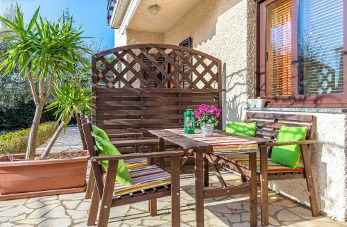 Apartments Mirna
