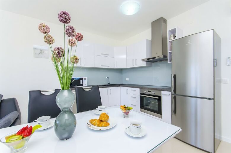 Apartments Villa V