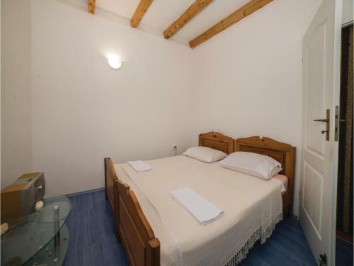 Holiday Home Vir With Sea View 02