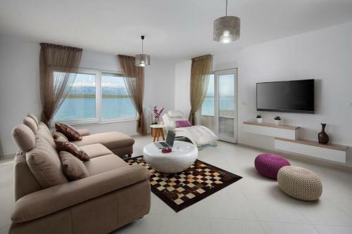Apartments Malibu Royal