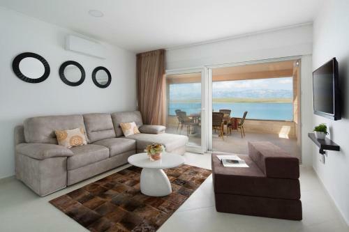 Apartments Malibu Royal
