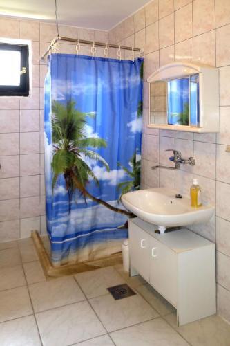 Holiday Home Haus Viro (vir115)