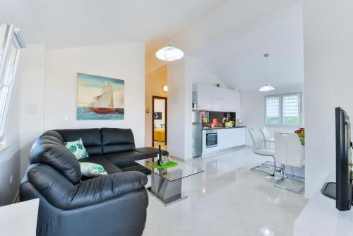 Apartments Veli?