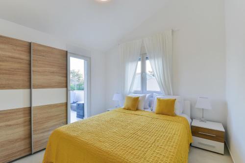 Apartments Veli?