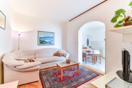 Apartments Liveri?