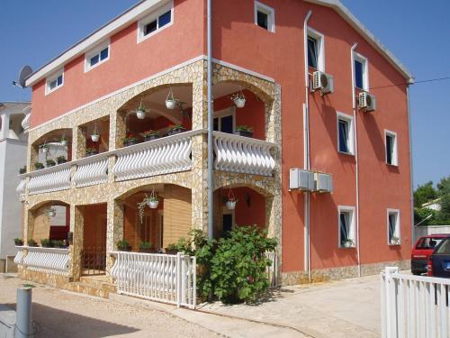 One-bedroom Apartment In Vir III