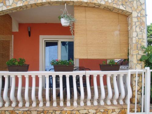 One-bedroom Apartment In Vir III